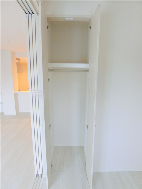 KDXレジデンス田園調布南の収納|洋室3.1帖の収納　クローゼット！