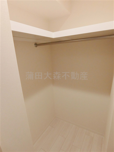 KDXレジデンス田園調布南の収納|洋室3.6帖の大型収納　ウォークインクローゼット！