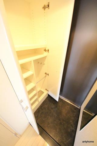 プレサンス梅田EAST　仲介手数料無料の玄関