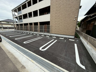 【駐車場】 | メゾンルミネ若松
