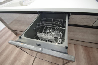 【キッチン】 | 【仲介手数料無料！！】府中市是政6丁目　新築戸建て（全3棟）A号棟　5080万円 | ビルトイン食洗機