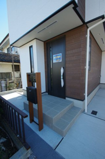 【エントランス】 | 【仲介手数料無料！！】府中市是政6丁目　新築戸建て（全3棟）A号棟　5080万円