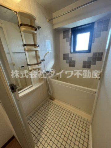 グローリアス岡崎戸崎町の浴室