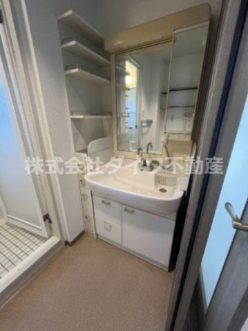 グローリアス岡崎戸崎町の洗面所