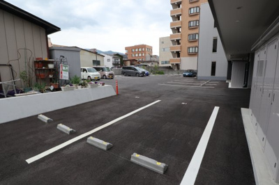【駐車場】 | ドミール中央