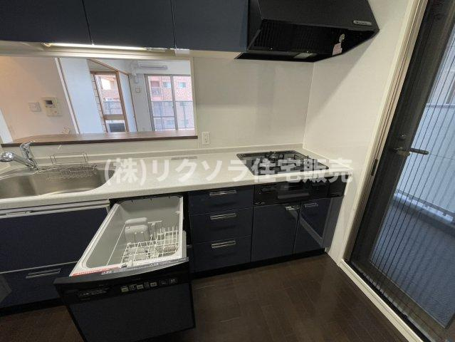 ロイヤルメドゥ香里園タワーのキッチン|食器洗い乾燥機
■物件内覧・資金計画相談・住宅ローン相談、リフォーム相談、お問合せ受付中■
※当日・翌日のご内覧、ご相談はお電話でのお問合せがスムーズです！