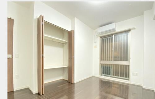 ロイヤルメドゥ香里園タワーの洋室|洋室6.4帖
■物件内覧・資金計画相談・住宅ローン相談、リフォーム相談、お問合せ受付中■
※当日・翌日のご内覧、ご相談はお電話でのお問合せがスムーズです！