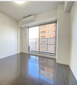 ロイヤルメドゥ香里園タワーの寝室|洋室7.8帖　ウォークインクローゼット付き
■物件内覧・資金計画相談・住宅ローン相談、リフォーム相談、お問合せ受付中■
※当日・翌日のご内覧、ご相談はお電話でのお問合せがスムーズです！