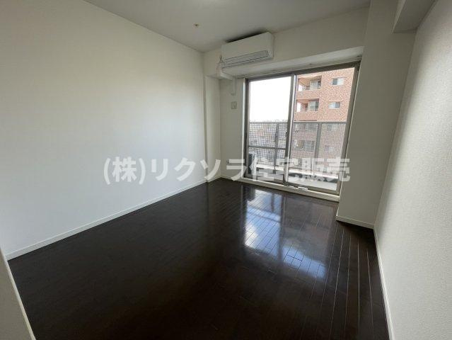 ロイヤルメドゥ香里園タワーの寝室|洋室7.5帖
■物件内覧・資金計画相談・住宅ローン相談、リフォーム相談、お問合せ受付中■
※当日・翌日のご内覧、ご相談はお電話でのお問合せがスムーズです！