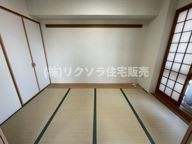 ロイヤルメドゥ香里園タワーの和室|和室5.1帖
■物件内覧・資金計画相談・住宅ローン相談、リフォーム相談、お問合せ受付中■
※当日・翌日のご内覧、ご相談はお電話でのお問合せがスムーズです！