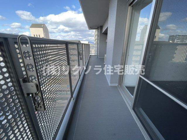 ロイヤルメドゥ香里園タワーのバルコニー|2面バルコニー
■物件内覧・資金計画相談・住宅ローン相談、リフォーム相談、お問合せ受付中■
※当日・翌日のご内覧、ご相談はお電話でのお問合せがスムーズです！