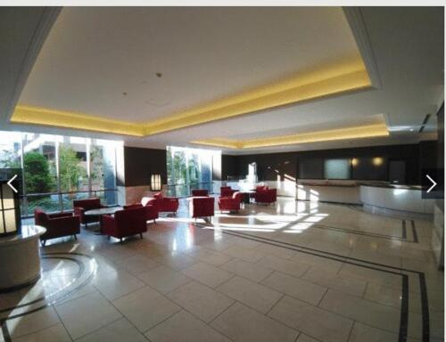 ロイヤルメドゥ香里園タワーのロビー|■物件内覧・資金計画相談・住宅ローン相談、リフォーム相談、お問合せ受付中■
※当日・翌日のご内覧、ご相談はお電話でのお問合せがスムーズです！