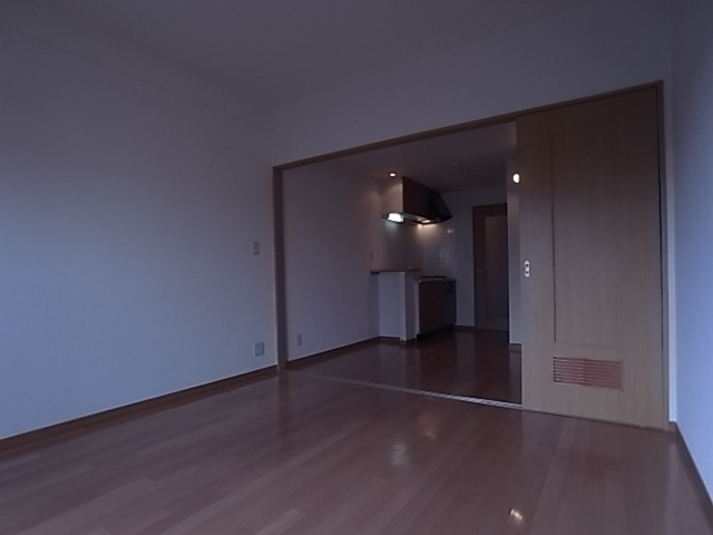 神戸市兵庫区上沢通８丁目の賃貸マンションの内装|室内