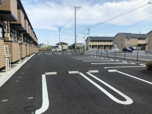 D-room思川ルージュAの駐車場
