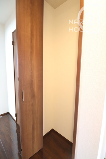 【収納】 | 昭島市大神町4丁目　中古戸建 | あると便利な廊下収納