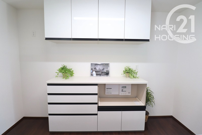 【設備】 | 昭島市大神町4丁目　中古戸建 | カップボード付き