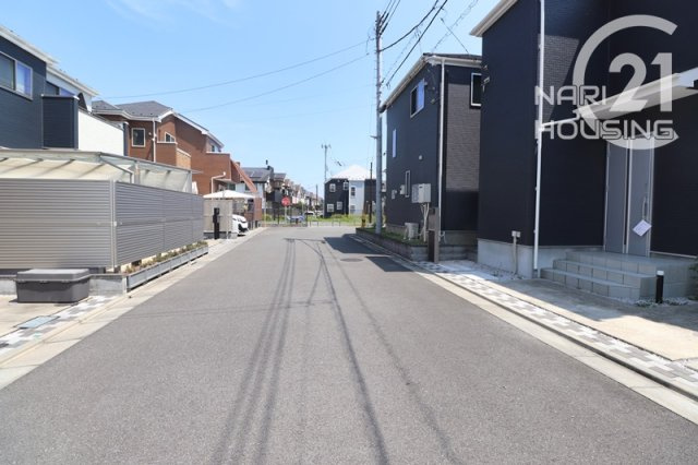 【前面道路含む現地写真】 | 昭島市大神町4丁目　中古戸建 | 前面道路含む現地写真です