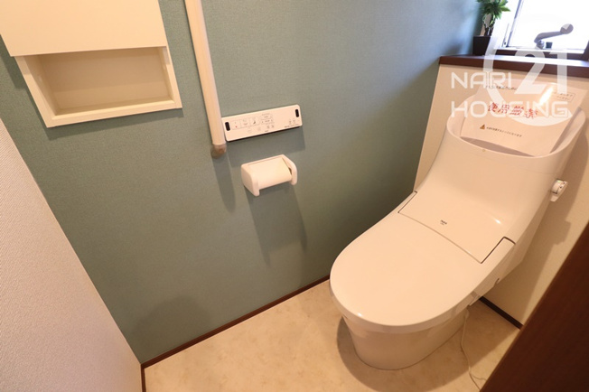 【トイレ】 | 昭島市大神町4丁目　中古戸建 | ウォシュレット付きトイレ