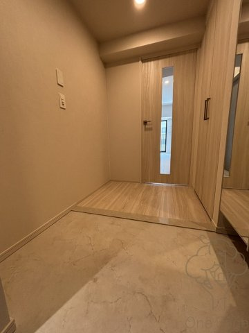 アーバネックス天満橋Frontの玄関
