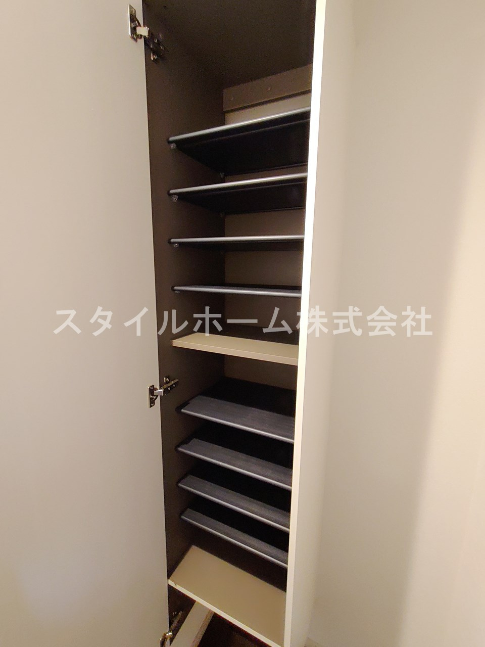 フォレストメゾン蔵子の収納|同建物内別部屋の写真です。