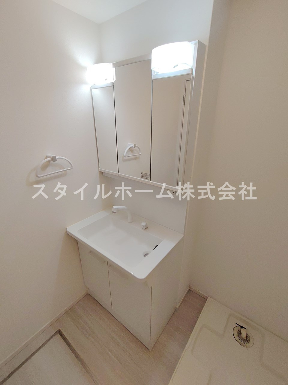 フォレストメゾン蔵子の洗面所|同建物内別部屋の写真です。