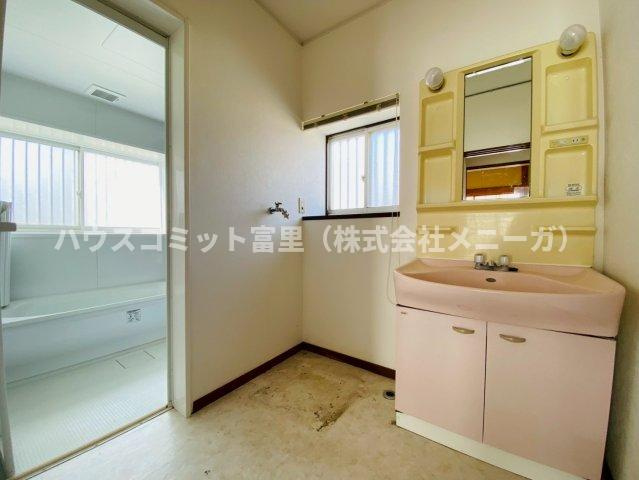 立沢新田　中古戸建の独立洗面台