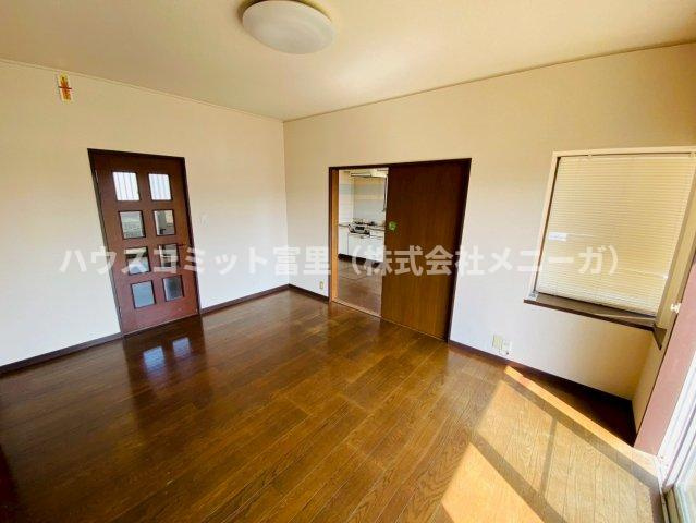 立沢新田　中古戸建の居間・リビング