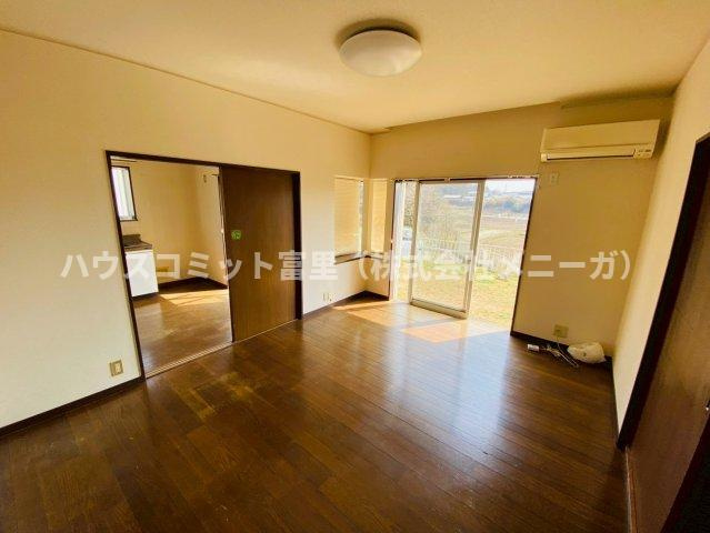 立沢新田　中古戸建の居間・リビング