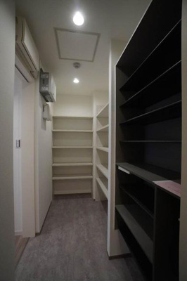 【ロビー】 | プレクシアガーデン | 【収納】