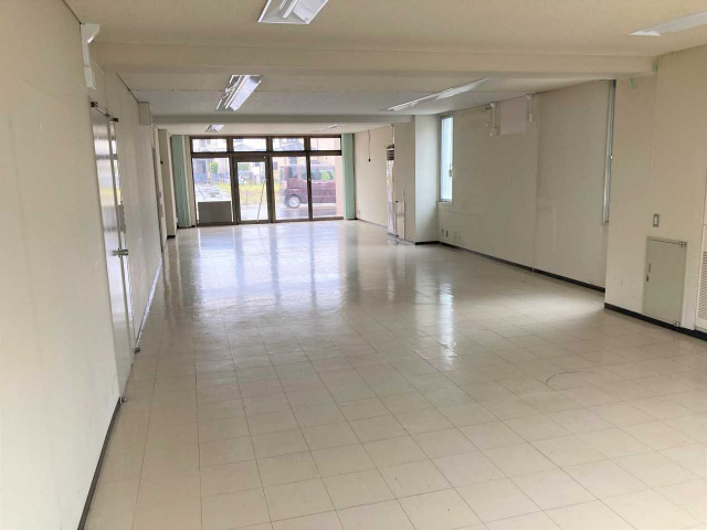 アテックビルのロビー