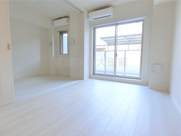 KDXレジデンス田園調布南の居間・リビング|LDK10.1帖　カウンターキッチンのリビングダイニングキッチン