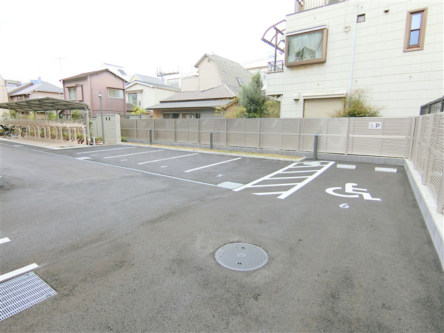 KDXレジデンス田園調布南の駐車場|敷地内平置き駐車場　空き状況等詳細はお問合せください。
