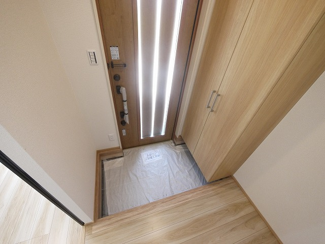 ドム　シャインの玄関