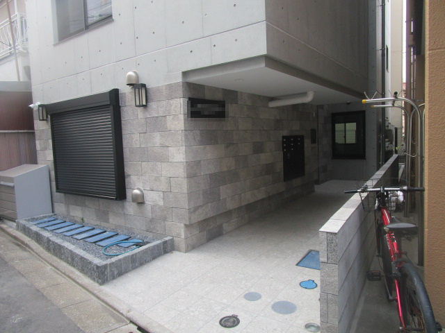 北区上中里３丁目のビル