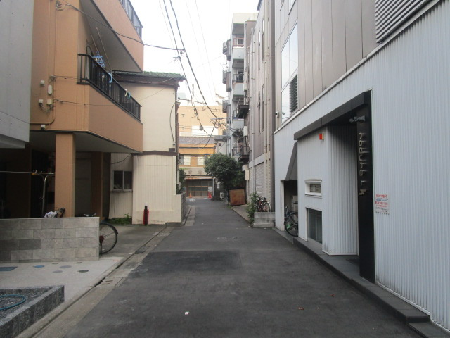 北区上中里３丁目のビル