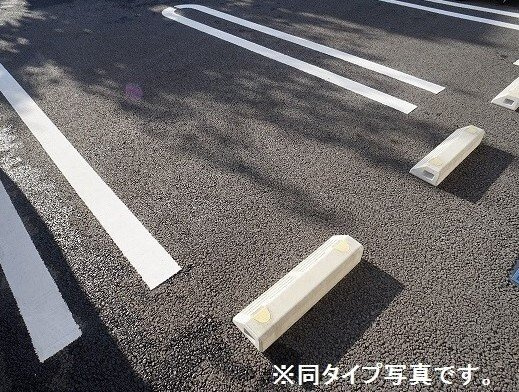 グラン　スターツの駐車場