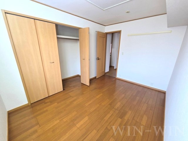 ユイロン・栄の寝室