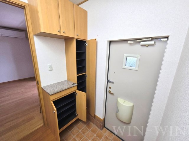 ユイロン・栄の玄関