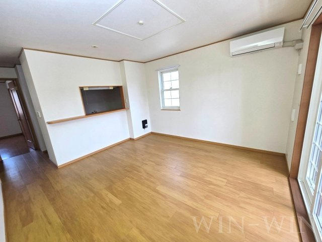 ユイロン・栄の居間・リビング