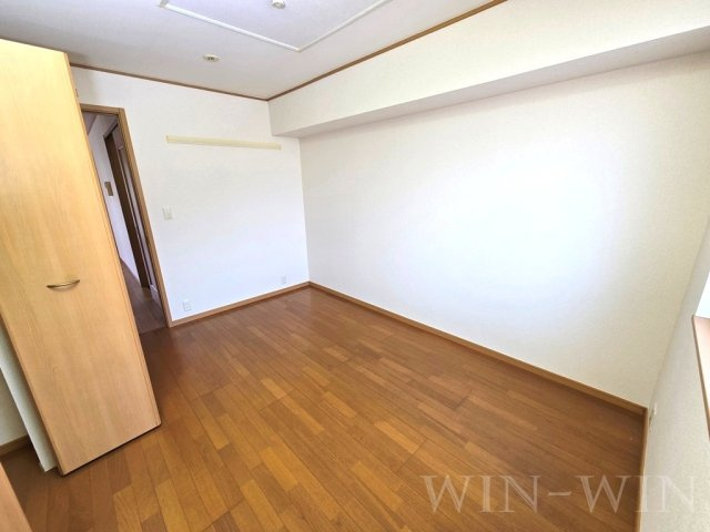 ユイロン・栄の寝室