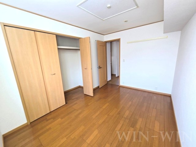 ユイロン・栄の寝室