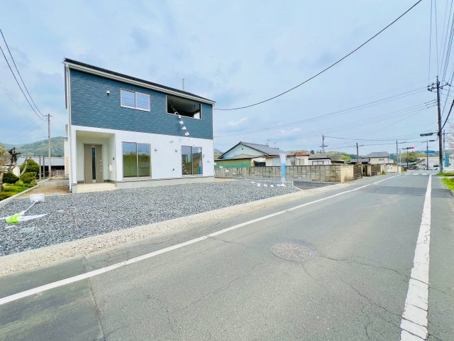 桐生市菱町の前面道路含む現地写真|車の通りも少なく駐車も楽々♪