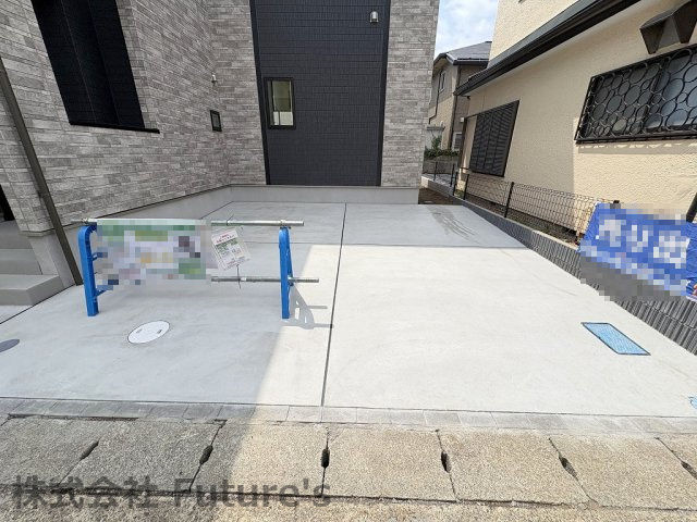 三郷市早稲田4丁目　新築戸建　全1棟の駐車場|カースペース並列2台可能