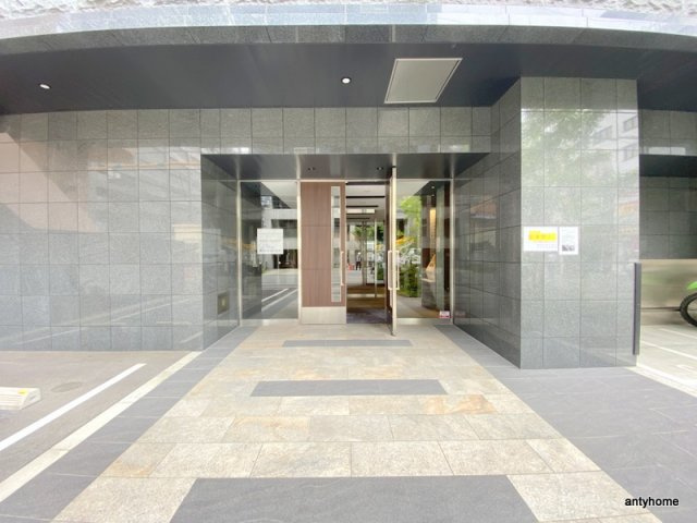 プレサンス堺筋本町駅前シェル　仲介手数料無料のエントランス