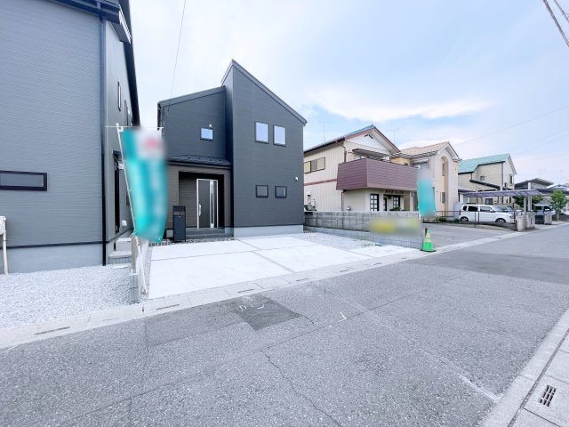 熊谷市美土里町第3　Livele Garden　全5棟の前面道路含む現地写真