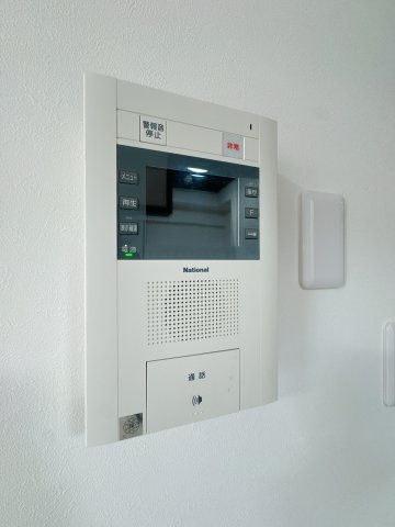 【防犯設備】 | グランピアマンションやよい坂☆仲介手数料無料☆ | モニター付きのインターホンを備えています♪訪問者の顔をしっかりチェックすることができますね。