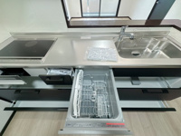 【キッチン】 | グランピアマンションやよい坂☆仲介手数料無料☆ | 機能性とデザイン性を両立させた、リノベーション物件ならではの素敵なキッチン。立ってみるとそれがよく分かります♪