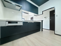 【キッチン】 | グランピアマンションやよい坂☆仲介手数料無料☆ | 冷蔵庫を置いても、まだまだ十分な作業スペース。ご家族で並んで料理も楽しいものです。