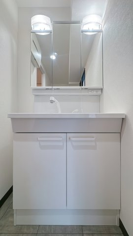 【独立洗面台】 | グランピアマンションやよい坂☆仲介手数料無料☆ | シンプルで清潔な洗面台から、朝をスタートさせましょう♪