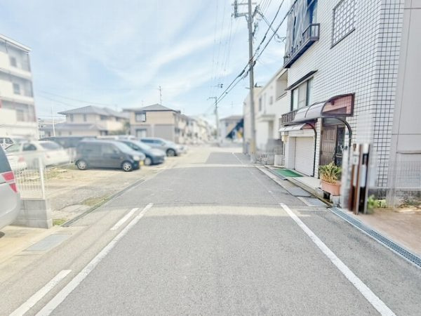 尼崎市金楽寺町２丁目　中古戸建の前面道路含む現地写真